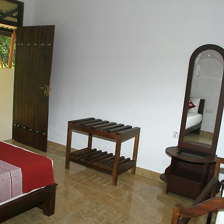 Nethmi Homestay Sigirîya Extérieur photo